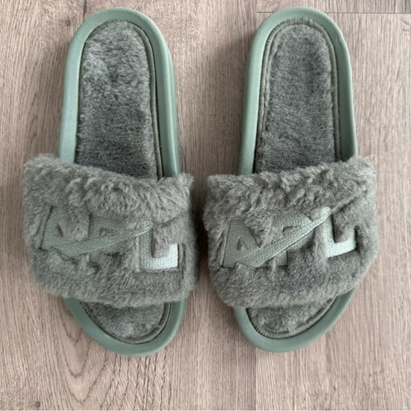 APL ATHLETIC PROPULSION LABS
SHEARLING LOGO SLIDE•FATIGUE•SIZE 9 - Picture 6 of 13